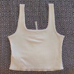 Fabletics Cream Sleeveless Crop Tank Top